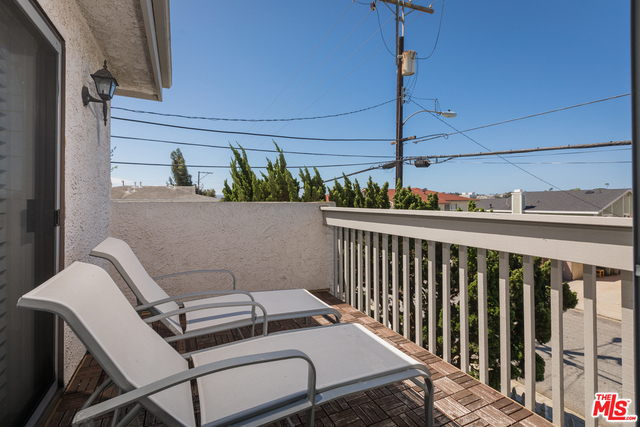 2000 VOORHEES Avenue, Redondo Beach, California 90278, 3 Bedrooms Bedrooms, ,3 BathroomsBathrooms,Residential,Sold,VOORHEES,18334284