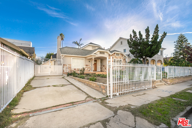 3 Bed Home for Sale in Los Angeles, California