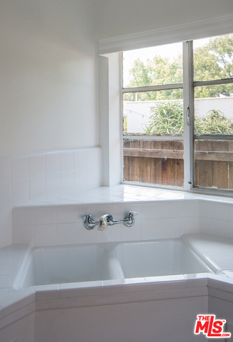  Income Home for Sale in Los Angeles, California
