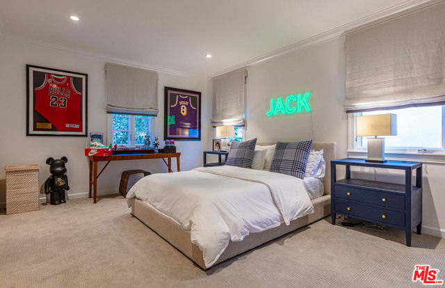 6 Bed Home for Sale in Los Angeles, California
