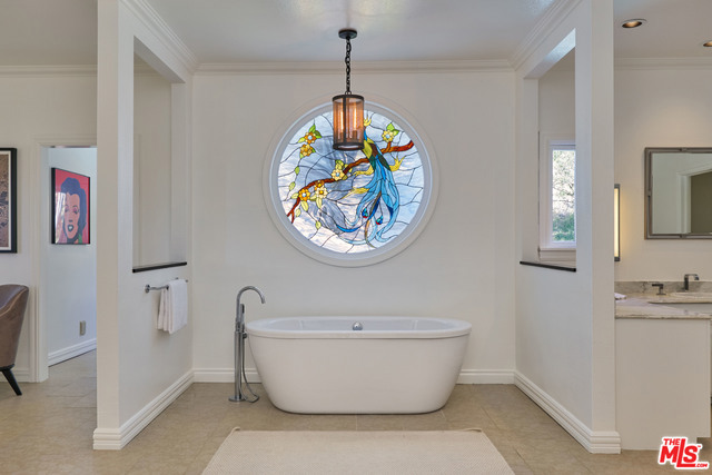 6 Bed Home for Sale in Encino, California