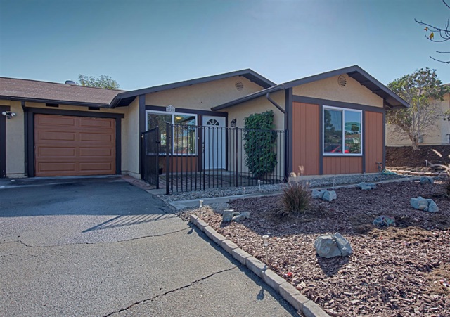 4725 Rising Glen Dr
