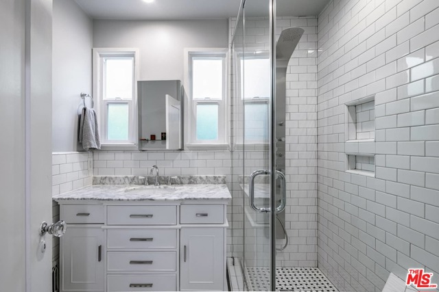 2 Bed Home for Sale in Los Angeles, California