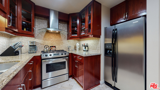 1 Bed Home for Sale in Los Angeles, California
