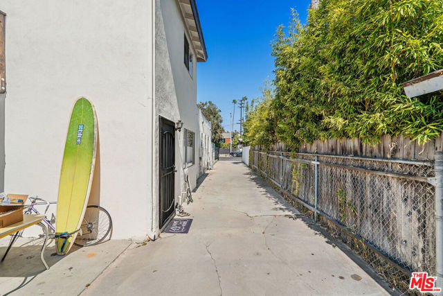  Income Home for Sale in Venice, California