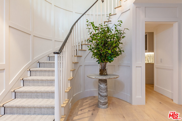 6 Bed Home for Sale in Los Angeles, California