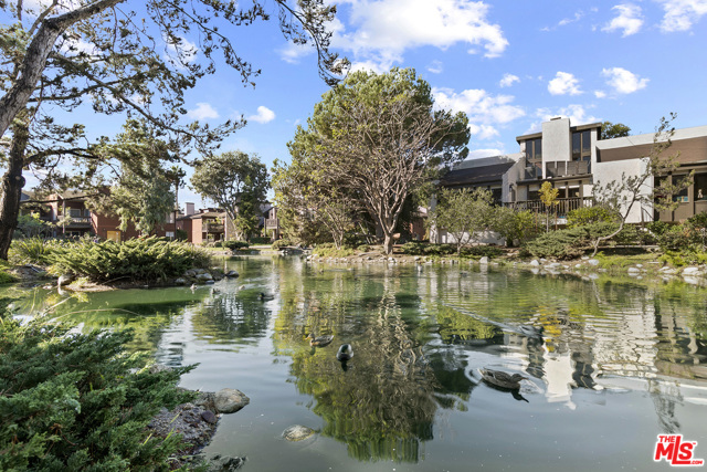 1 Bed Home for Sale in Culver City, California