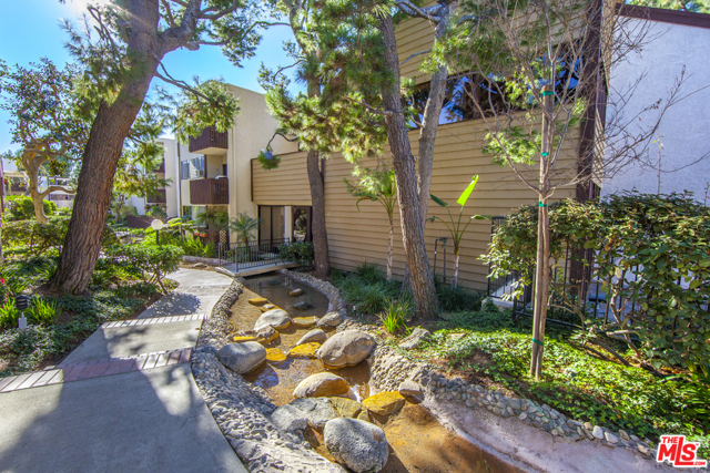 2 Bed Home for Sale in Culver City, California