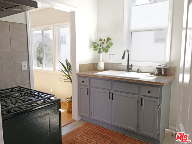 1 Bed Home for Sale in Los Angeles, California