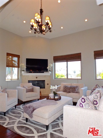 713 JUANITA Avenue, Redondo Beach, California 90277, 3 Bedrooms Bedrooms, ,3 BathroomsBathrooms,Residential,Sold,JUANITA,18338384