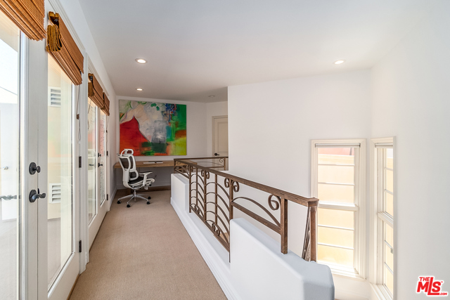 5 Bed Home for Sale in Venice, California