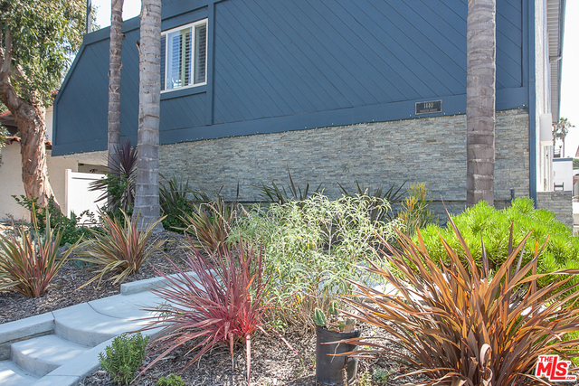 Updated 4 Unit Complex Updated 4 Unit Complex