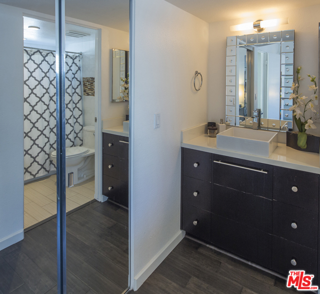 2 Bed Home for Sale in Studio City, California
