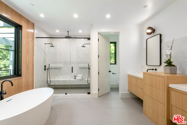 6 Bed Home for Sale in Pacific Palisades, California