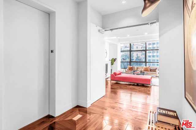 2 Bed Home for Sale in Los Angeles, California