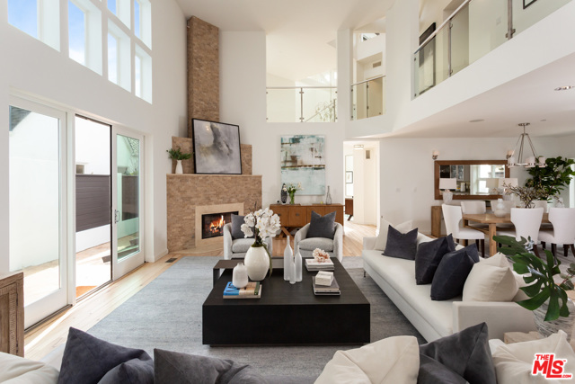 6 Bed Home for Sale in Santa Monica, California