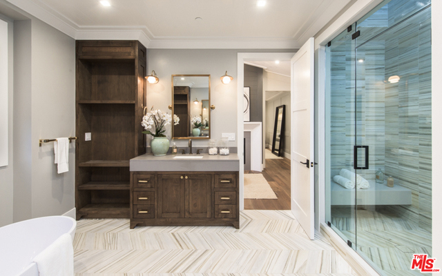 6 Bed Home for Sale in Pacific Palisades, California