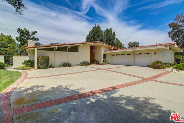 5465 MIDDLECREST Road, Rancho Palos Verdes, California 90275, 4 Bedrooms Bedrooms, ,2 BathroomsBathrooms,Residential,Sold,MIDDLECREST,19465646
