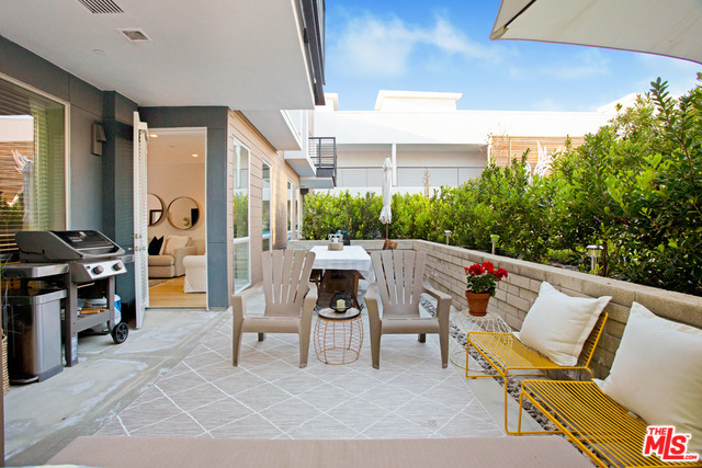 1920 Pacific Coast Highway, Redondo Beach, California 90277, 2 Bedrooms Bedrooms, ,2 BathroomsBathrooms,Residential,Sold,Pacific Coast Highway,20571704