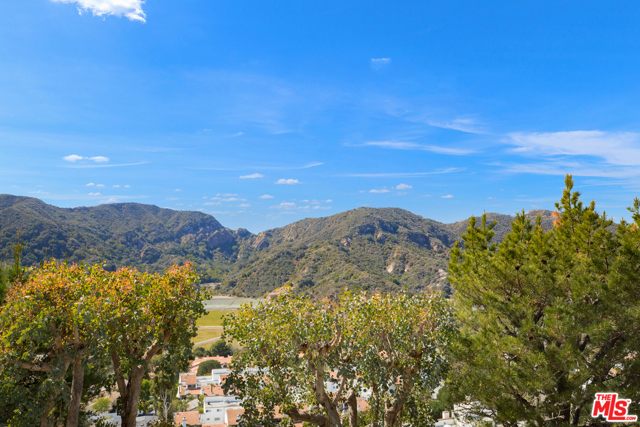 2 Bed Home for Sale in Pacific Palisades, California