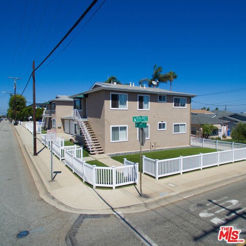 2001 RUHLAND Avenue, Redondo Beach, California 90278, ,Residential Income,Sold,RUHLAND,19516162
