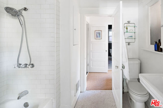 2 Bed Home for Sale in Los Angeles, California