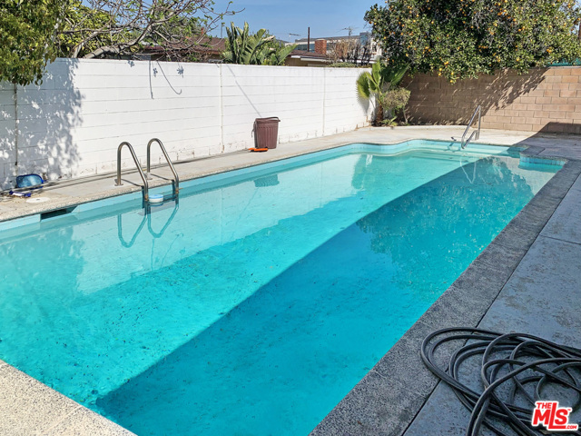 4 Bed Home for Sale in Van Nuys, California