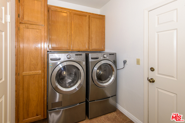 Washer and Dryer Included!