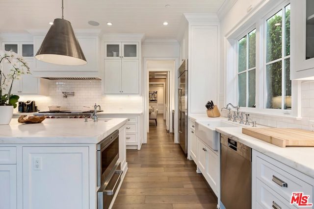 5 Bed Home for Sale in Los Angeles, California