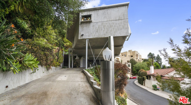 2 Bed Home for Sale in Los Angeles, California