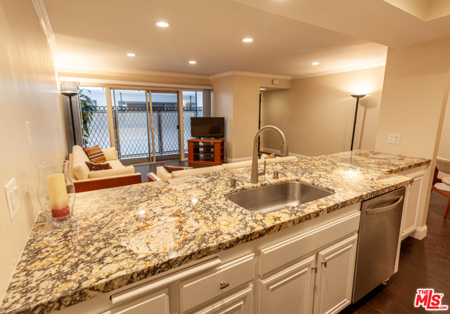 1 Bed Home for Sale in Encino, California