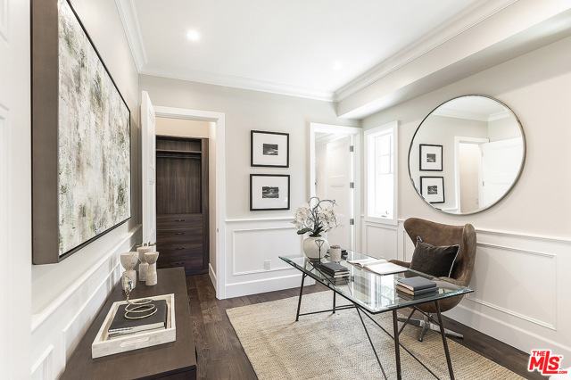 5 Bed Home for Sale in Los Angeles, California