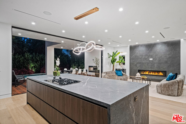 5 Bed Home for Sale in Los Angeles, California