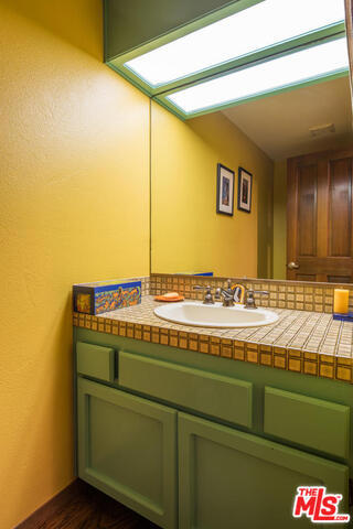 716 BROADWAY, Redondo Beach, California 90277, 3 Bedrooms Bedrooms, ,2 BathroomsBathrooms,Residential,Sold,BROADWAY,17227930