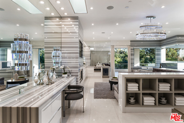 7 Bed Home for Sale in Beverly Hills, California
