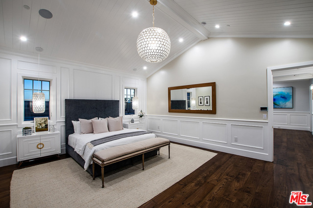 5 Bed Home for Sale in Los Angeles, California