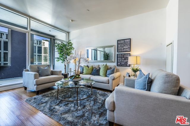 1 Bed Home for Sale in Los Angeles, California