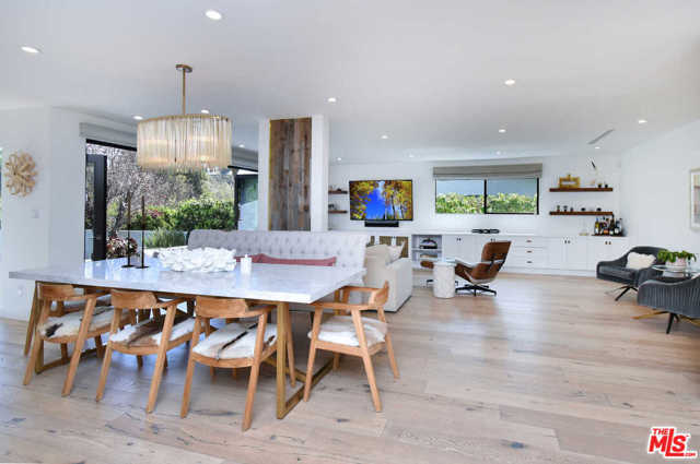 4 Bed Home for Sale in Sherman Oaks, California