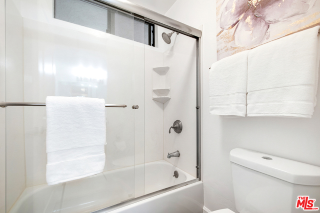 1 Bed Home for Sale in Los Angeles, California
