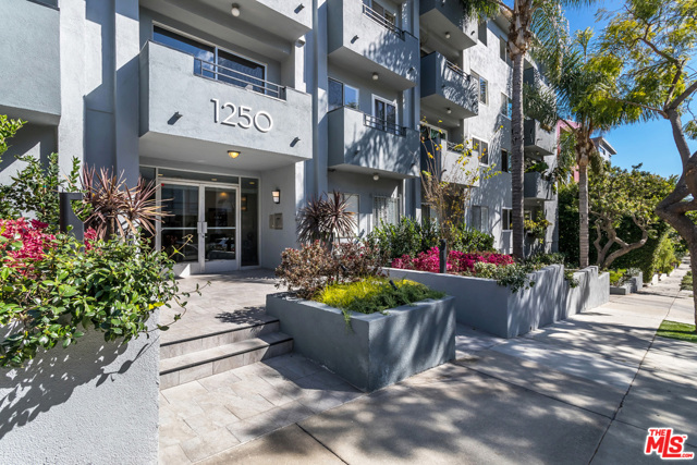 1 Bed Home for Sale in West Hollywood, California