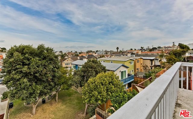 1623 Havemeyer Lane, Redondo Beach, California 90278, 4 Bedrooms Bedrooms, ,3 BathroomsBathrooms,Residential,Sold,Havemeyer,21697756