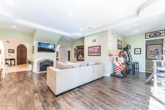 5 Bed Home for Sale in Sherman Oaks, California