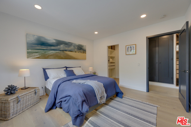 4 Bed Home for Sale in Encino, California