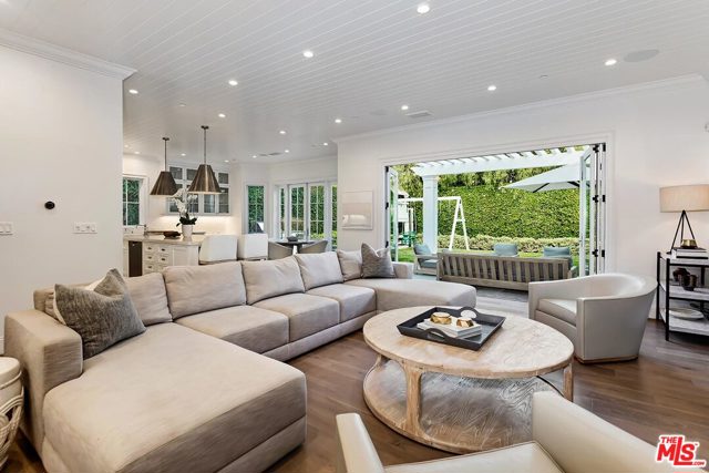 5 Bed Home for Sale in Los Angeles, California