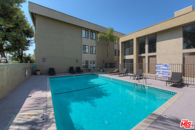 2 Bed Home for Sale in Sherman Oaks, California