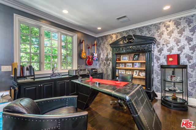 7 Bed Home for Sale in Beverly Hills, California