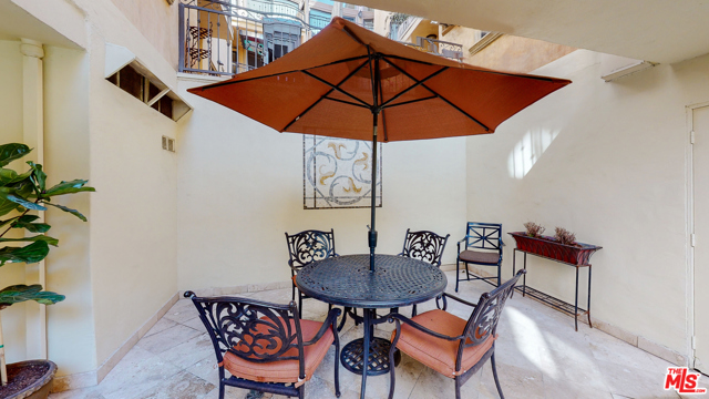 1 Bed Home for Sale in Los Angeles, California