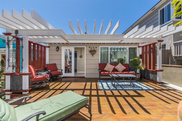 717 Kingston Court