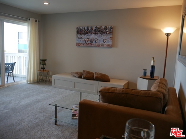 610 THE VILLAGE, Redondo Beach, California 90277, 1 Bedroom Bedrooms, ,1 BathroomBathrooms,Residential,Sold,THE VILLAGE,18390044