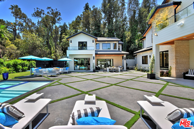 10 Bed Home for Sale in Encino, California